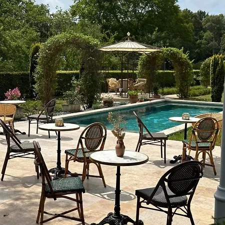 La Grande Maison Lgm מלון דירות 4*